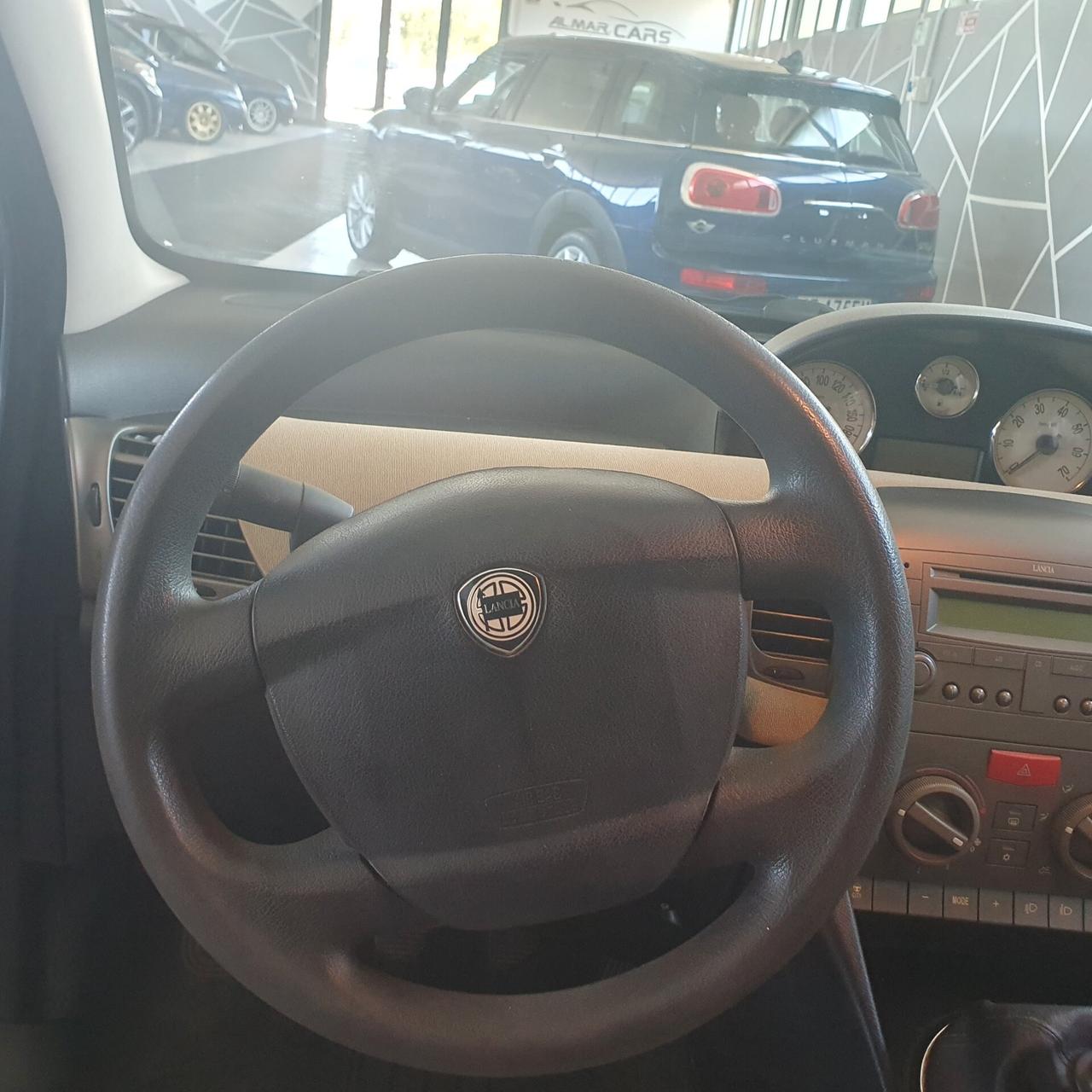 Lancia Ypsilon 1.2 NEOPATENTATI