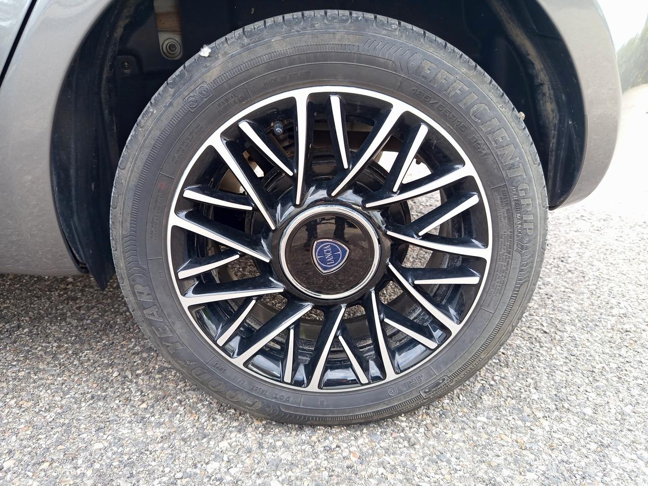 Lancia Ypsilon 1.0 FireFly 5 porte S&S Hybrid Gold Plus