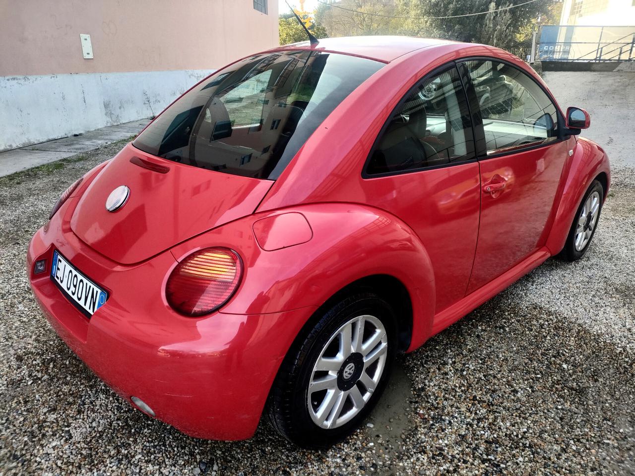 Volkswagen New Beetle 2.0 GPL pelle e tettuccio