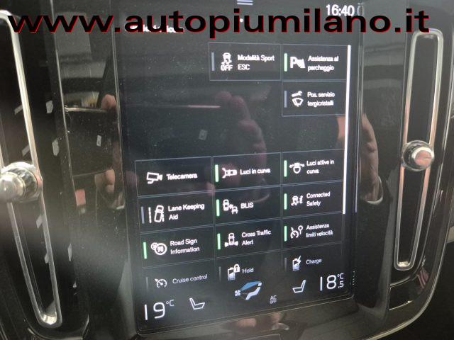 VOLVO XC40 T5 Recharge Plug-in Hybrid Inscription