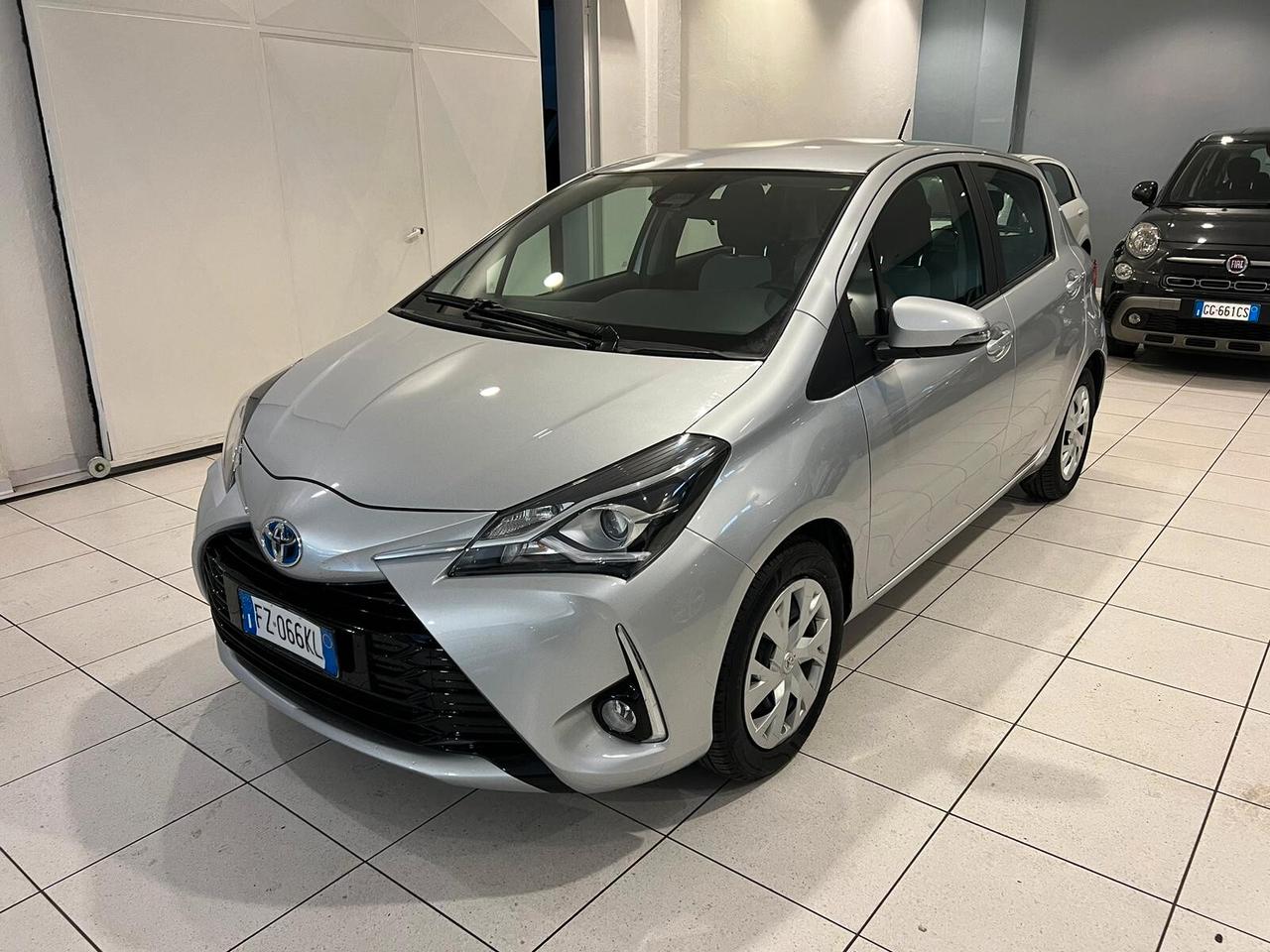 Toyota Yaris 1.5 Hybrid 5 porte Business - 2019