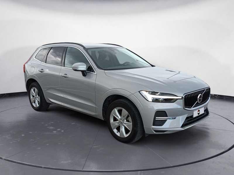 VOLVO XC60 2.0 b4 Momentum auto