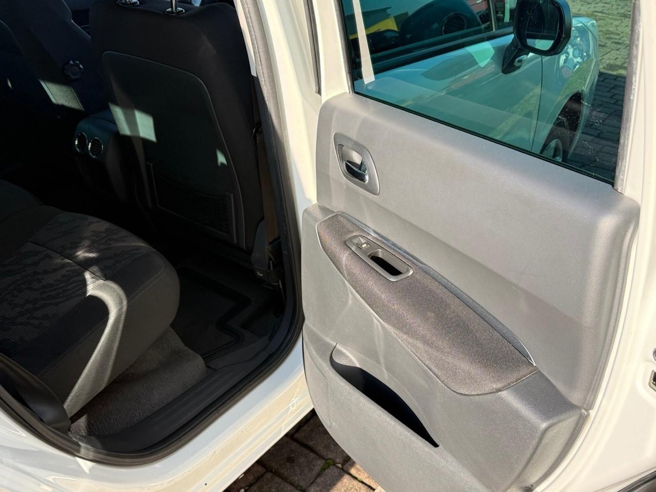 Peugeot 3008 1.6 HDi 112CV