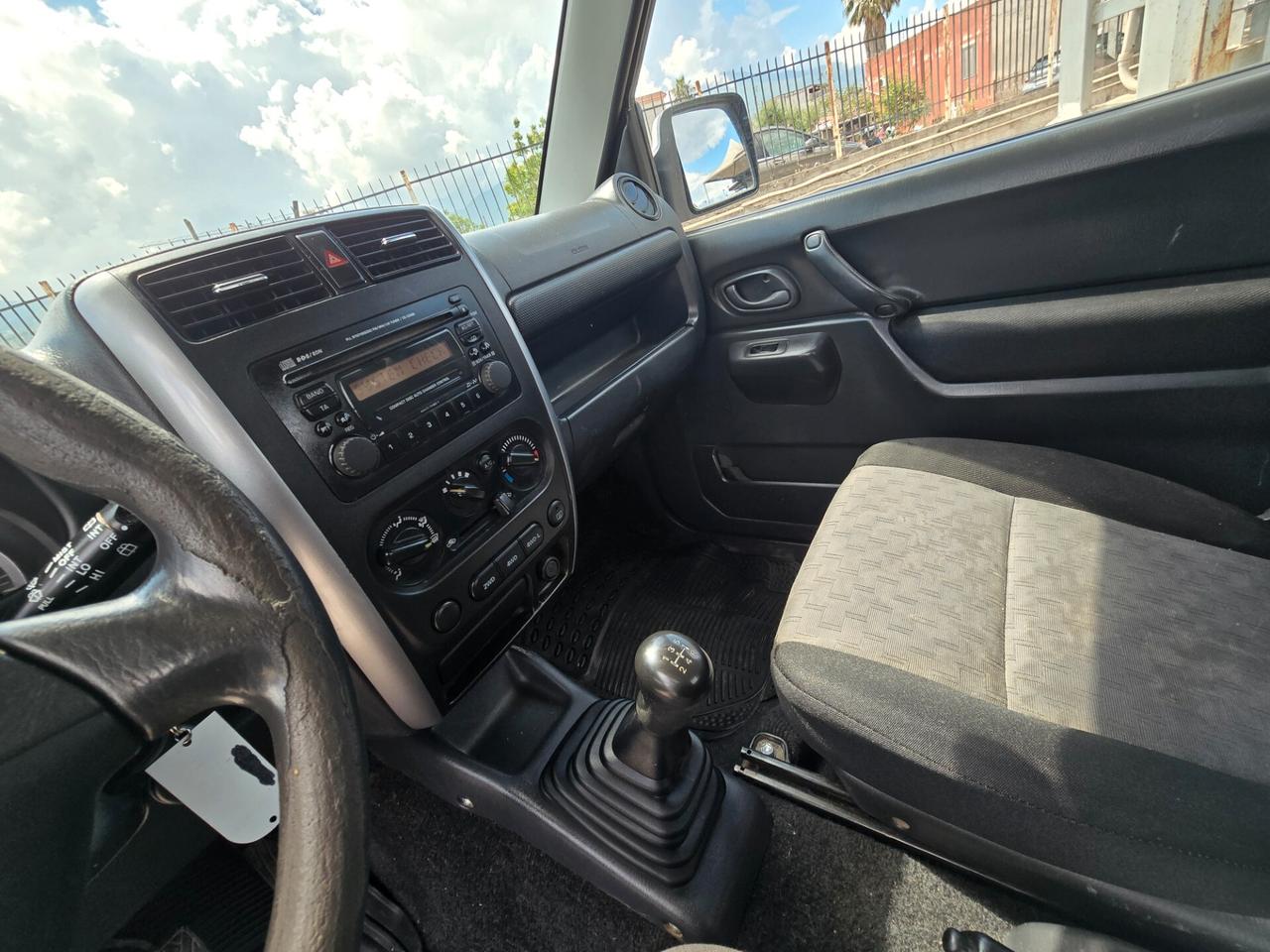 Suzuki Jimny 1.5 DDiS cat 4WD Special con carrello appendice