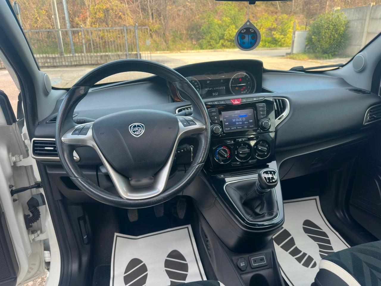 Lancia Ypsilon 1.2 69 CV 5 porte Platinum