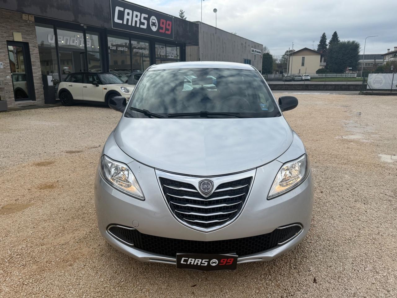 Lancia Ypsilon 1.2 69 CV 5 porte Silver