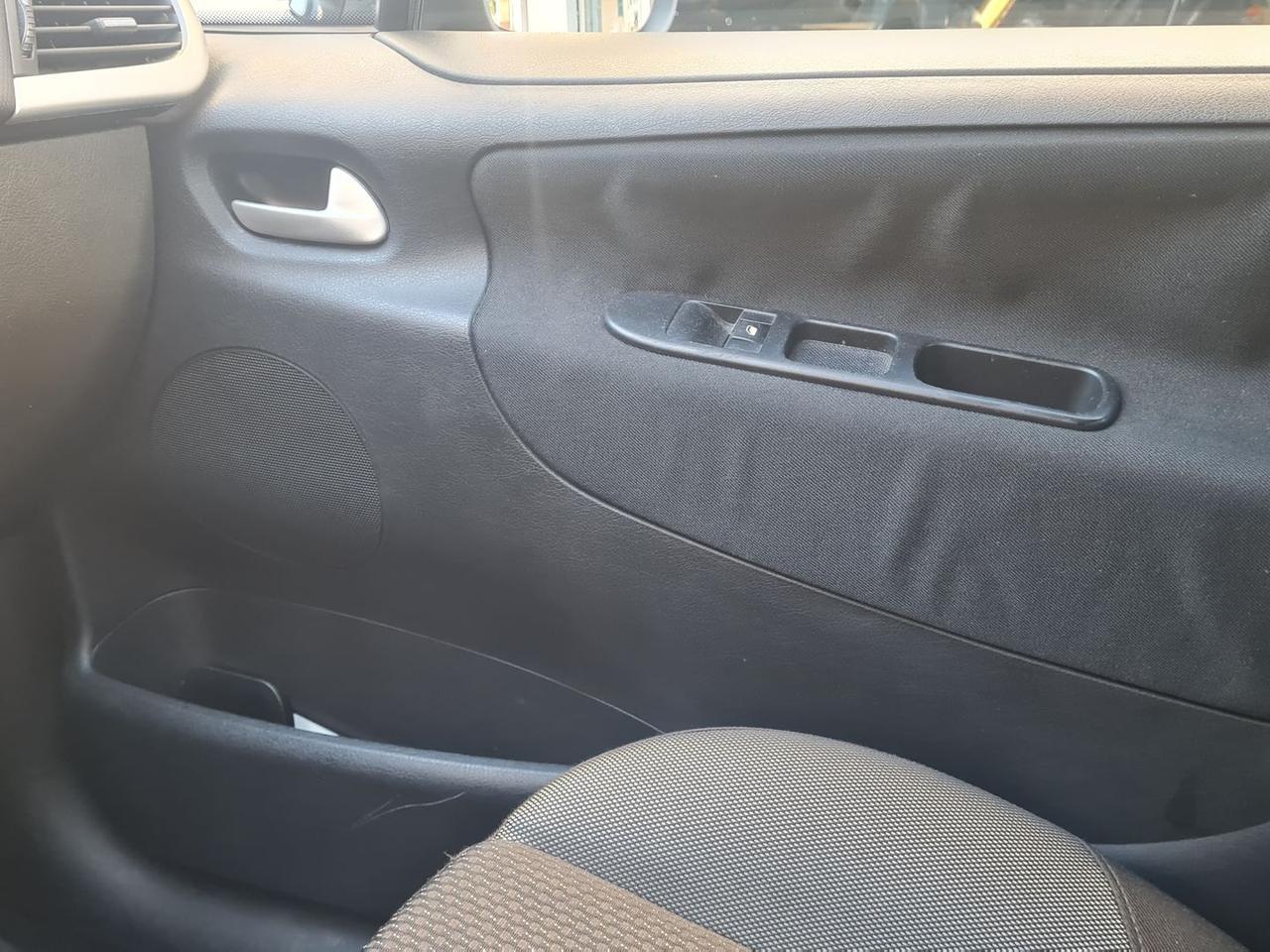 Peugeot 207 1.4 HDI FAP 70 X-Line #8141