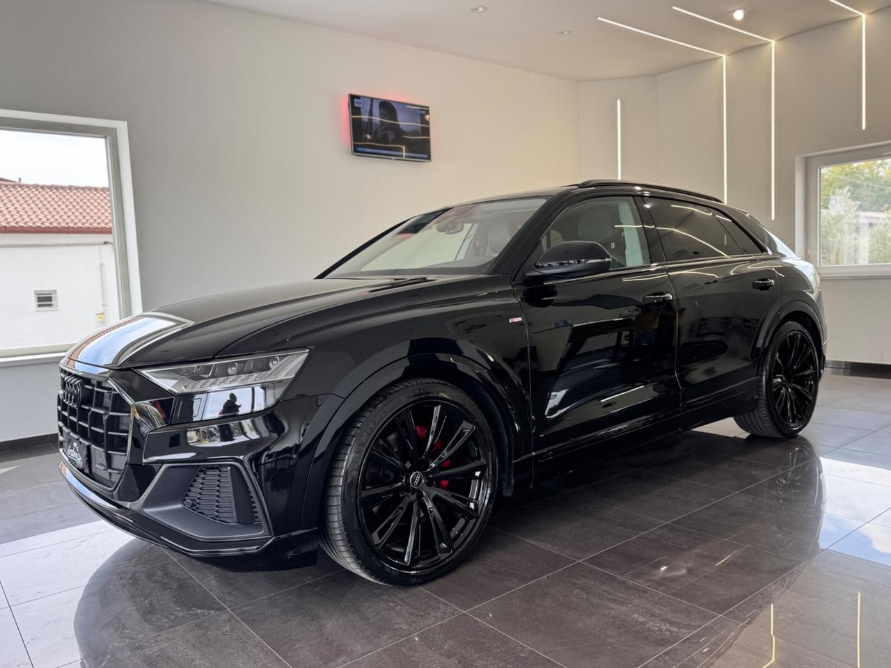 Audi Q8 50 TDI 286 CV quattro tiptronic s-line black edition tetto apribile