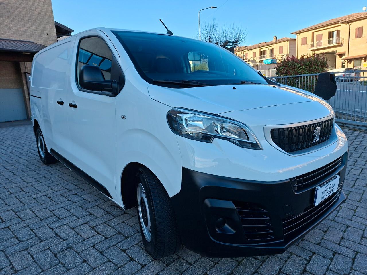 Peugeot Expert BlueHDi 115 S&S PC-TN Furgone CON GANCIO