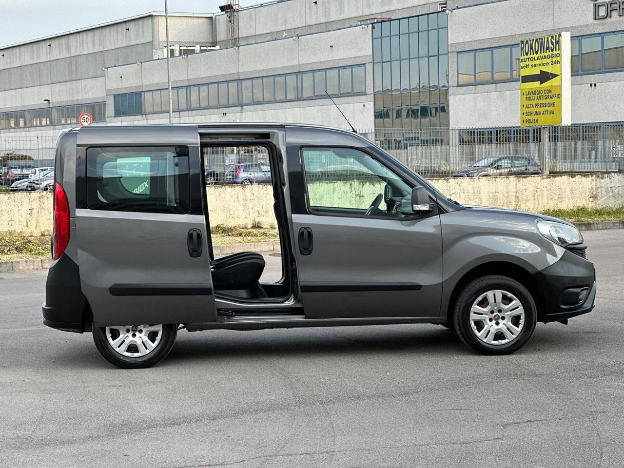 Fiat doblo 5 posti autocarro