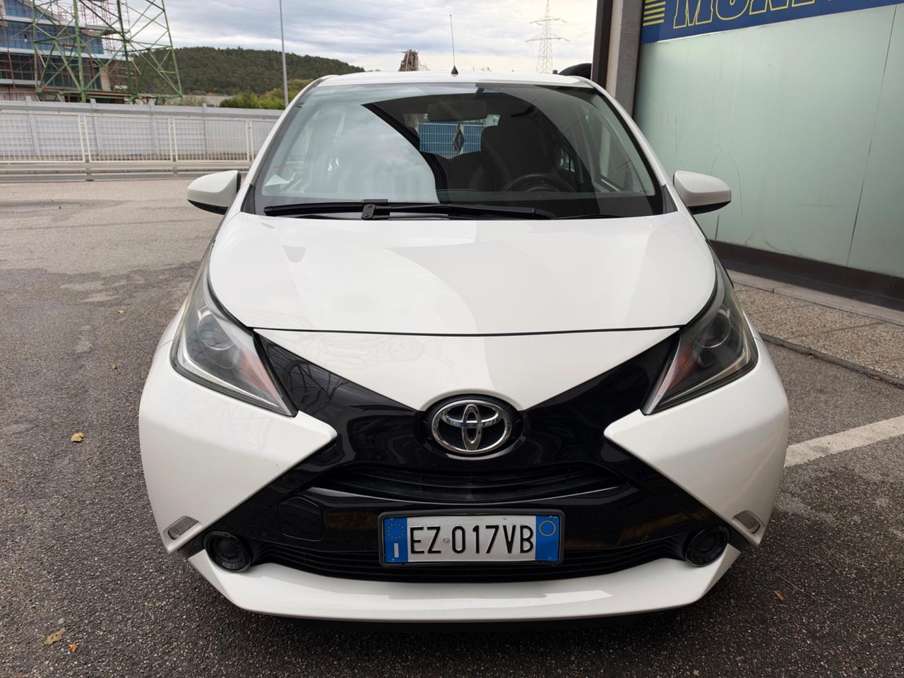 Toyota Aygo 1.0 69 CV x-play