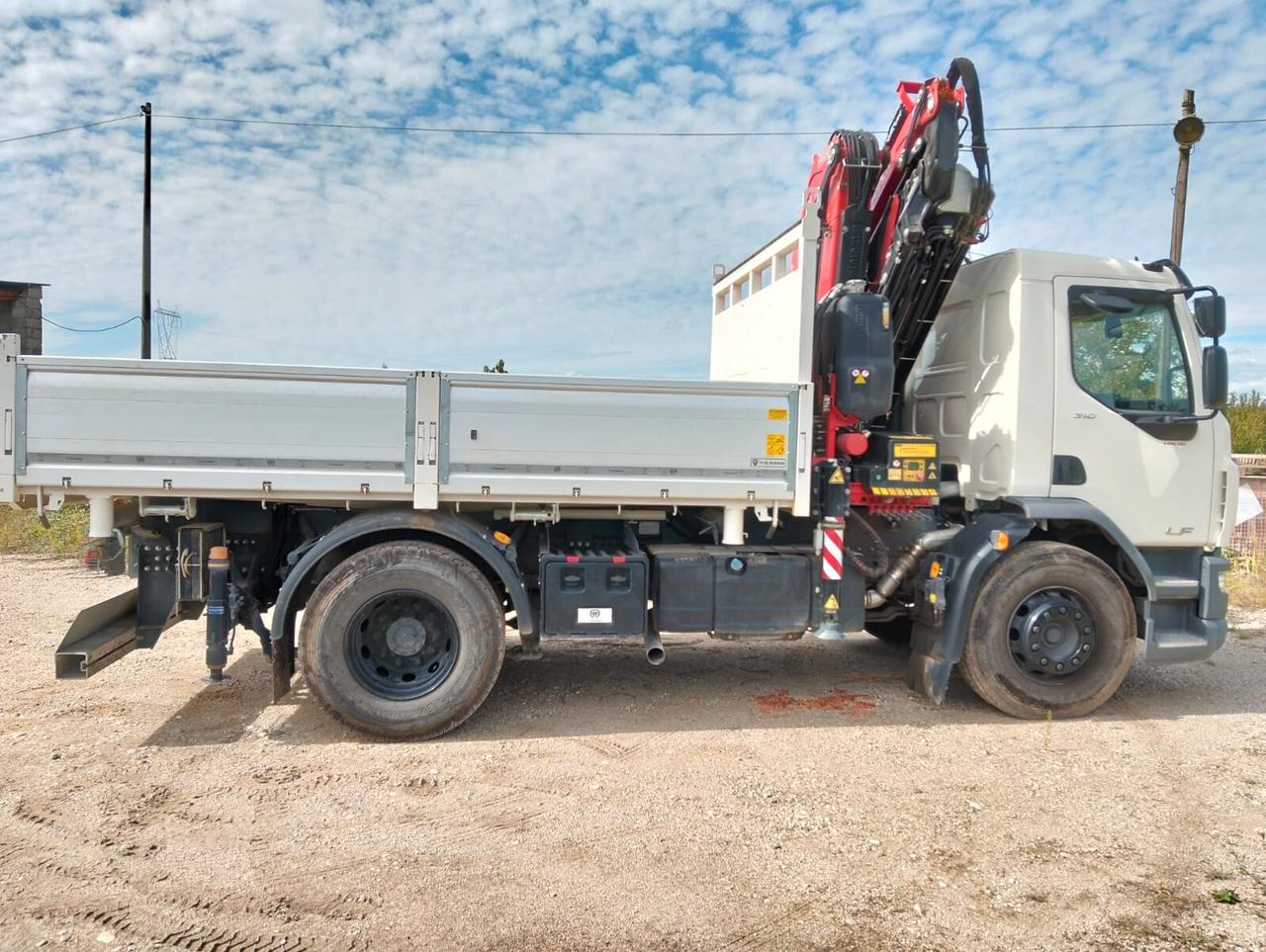 Motrice DAF con Gru #GM