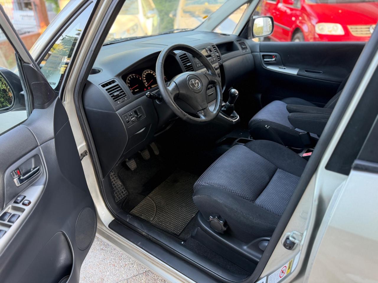 Toyota Corolla Verso 1.8 16V