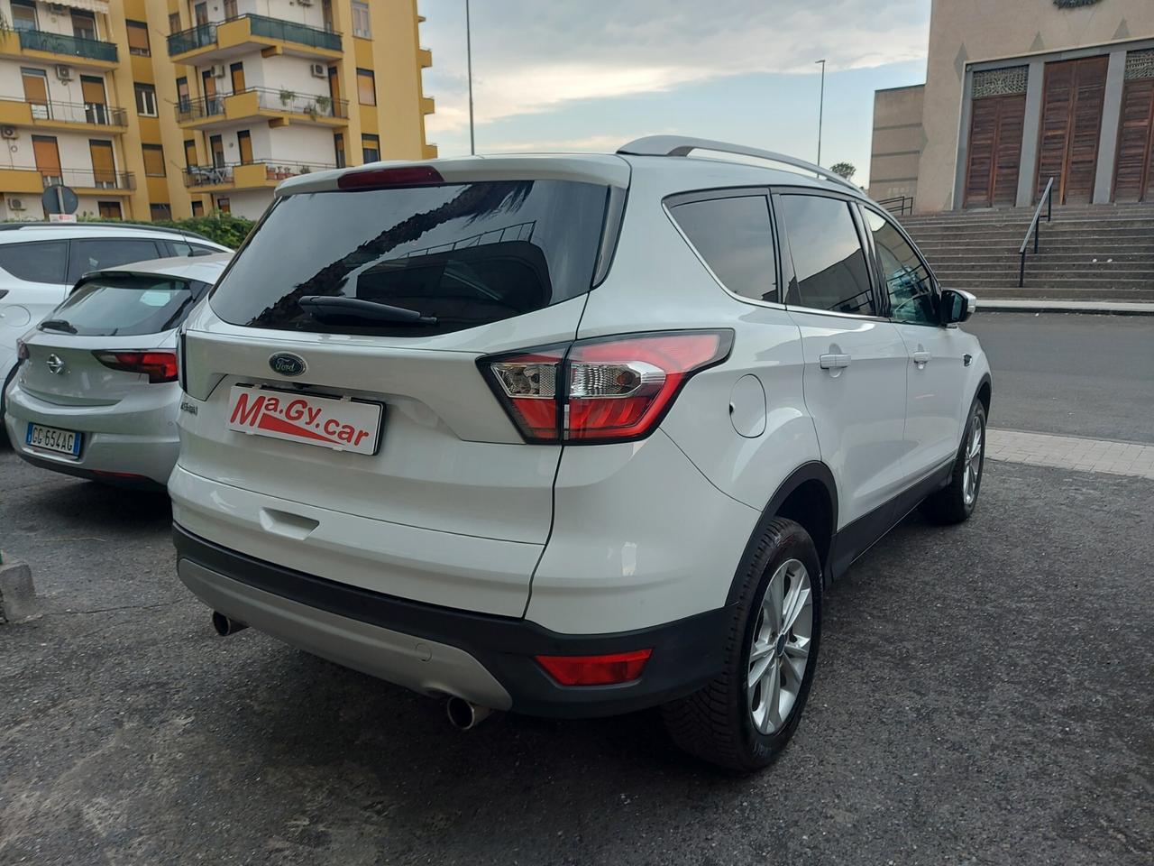 Ford Kuga 1.5 TDCi 120 cv S Titanium