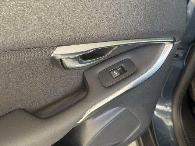 VOLVO V40 Cross Country D2 Geartronic