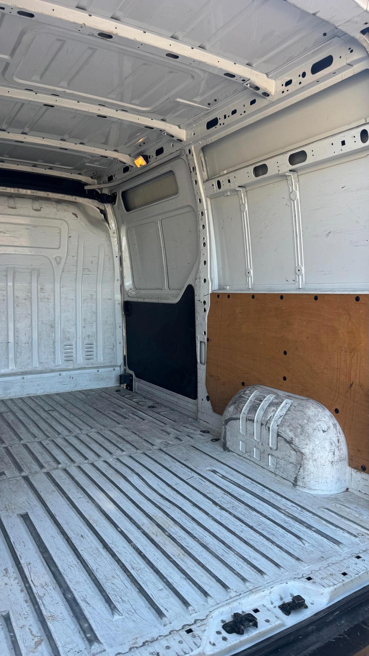 RENAULT Master T33 2.3 dci 125cv L2H2 E5