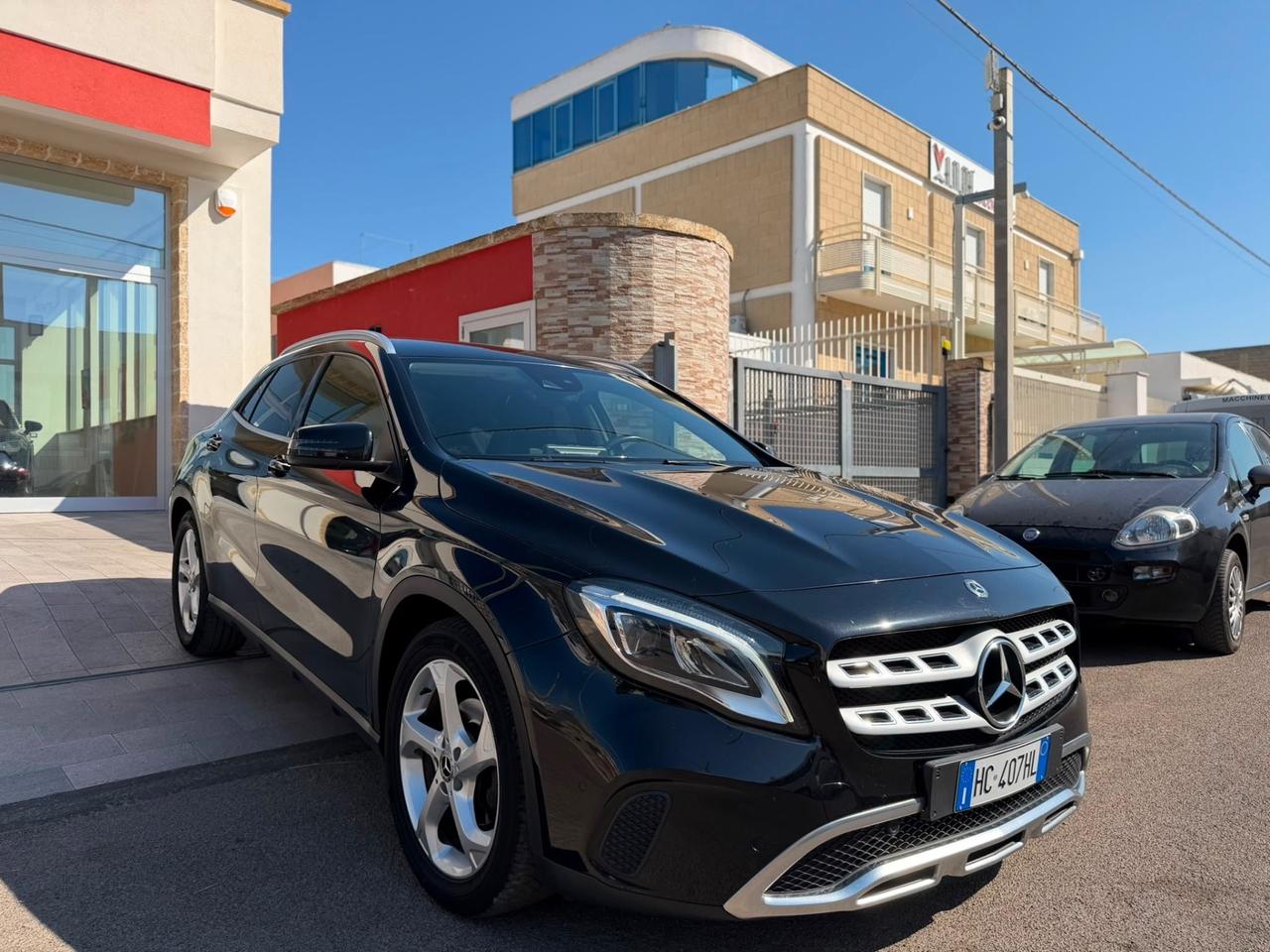 Mercedes-benz GLA 180D URBAN-2018 LEF/CARPLAY