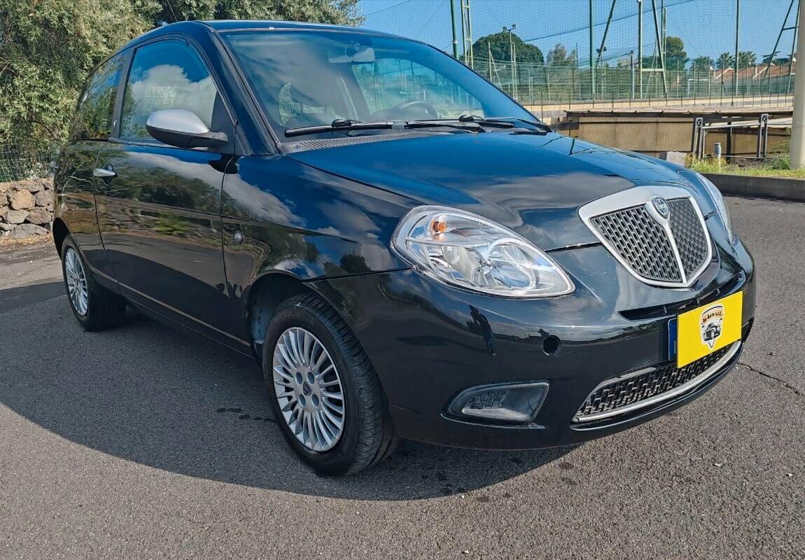 Lancia Ypsilon 1.2 Argento