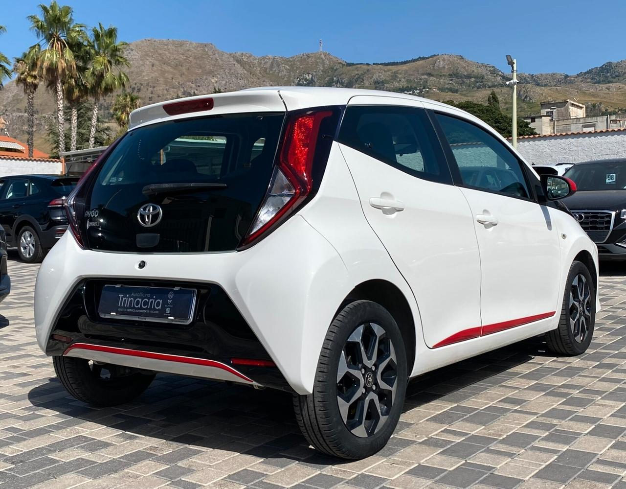 Toyota Aygo 1.0 x-play 72CV 5 porte