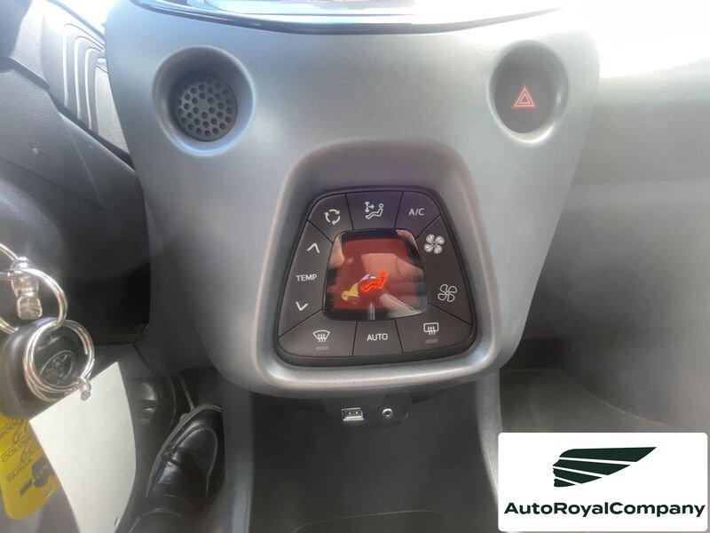 Toyota Aygo Aygo Connect 1.0 VVT-i 72 CV 5 porte x-play
