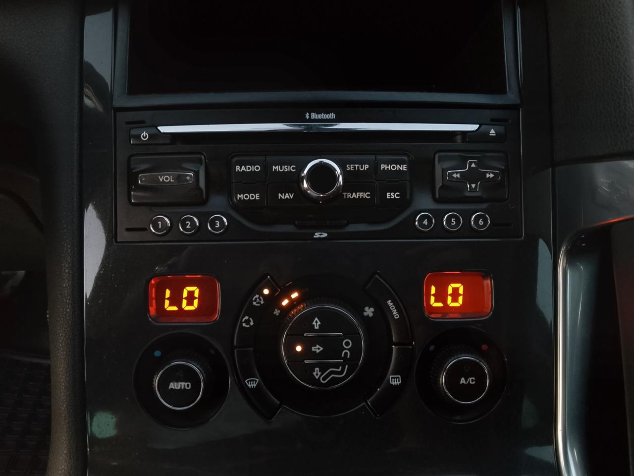 Peugeot 3008 1.6 HDi~149.000~11/2012