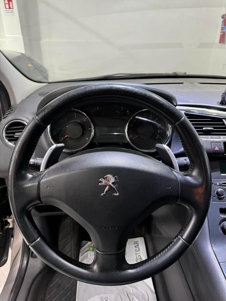 Peugeot 3008 1.6 HDi 110CV cambio robotizzato Premium