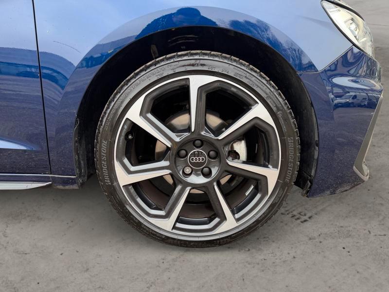 Audi A1 Sportback 30 1.0 tfsi Identity Black 116cv s-tronic