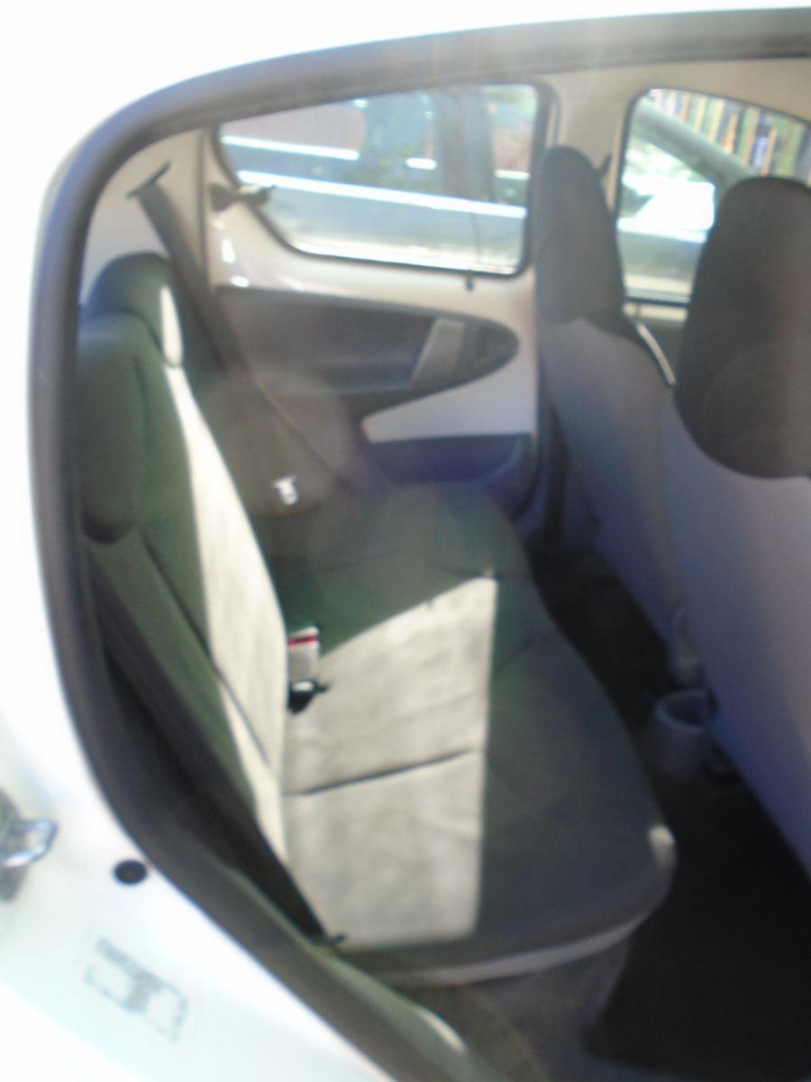 TOYOTA Aygo 12V VVT-i 5 porte Now Connect 120000 KM