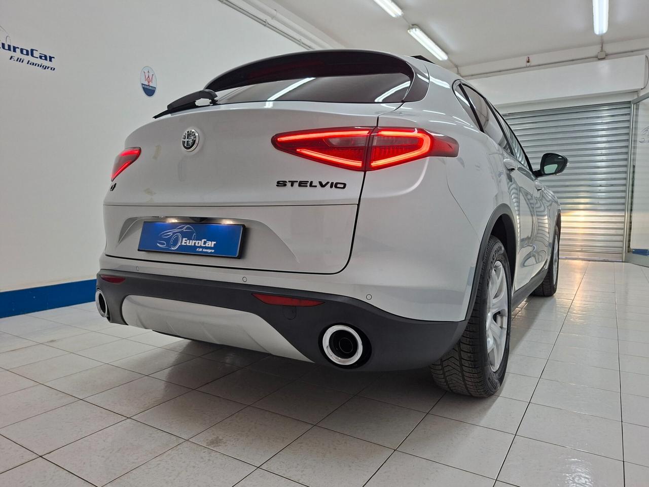 Alfa Romeo Stelvio 2.2 Turbodiesel 210cv AT8 Q4 Executive