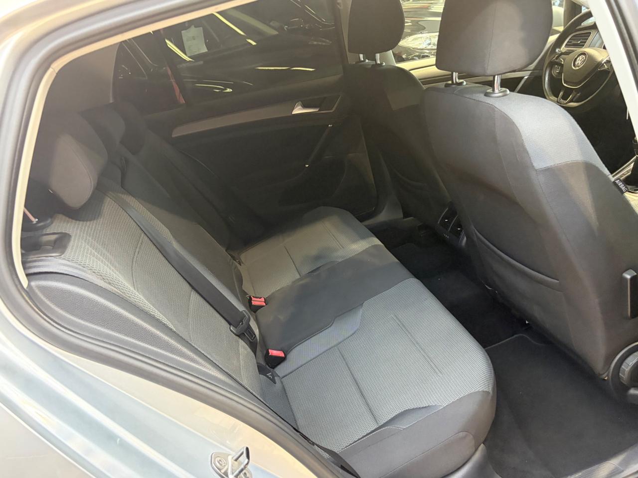 Volkswagen Golf 1.6 TDI DPF 5p. Highline