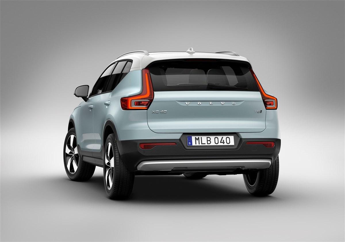 VOLVO XC40 - XC40 1.5 t5 phev R-design auto my21