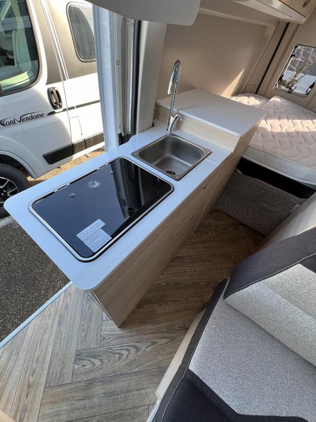 CHAUSSON V594 FIRST LINE