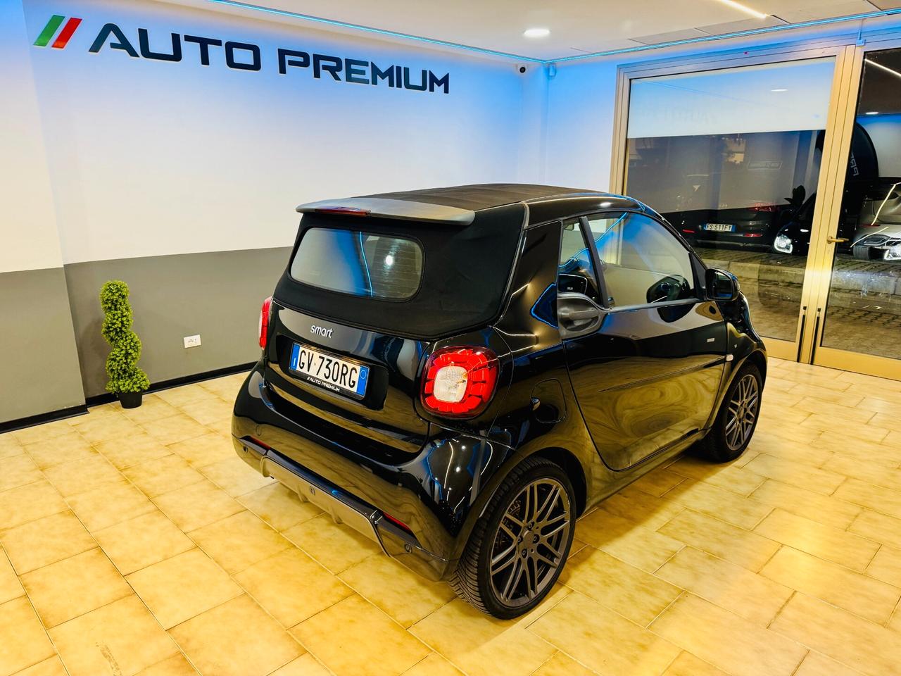 Smart ForTwo 90CV Brabus 0.9 Cabrio Autom / RetroCam Touch