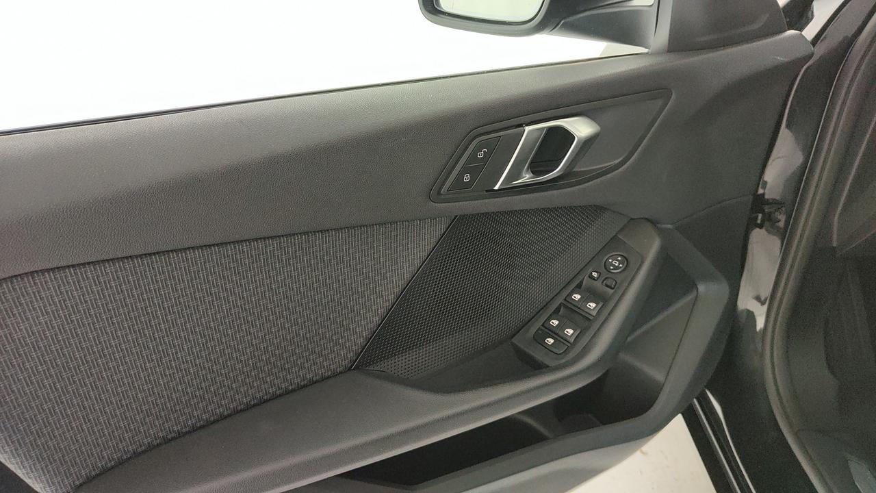 BMW Serie 1 F40 - 116d Advantage auto