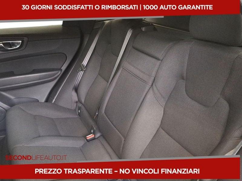 Volvo XC60 2.0 b4 Momentum Pro awd auto