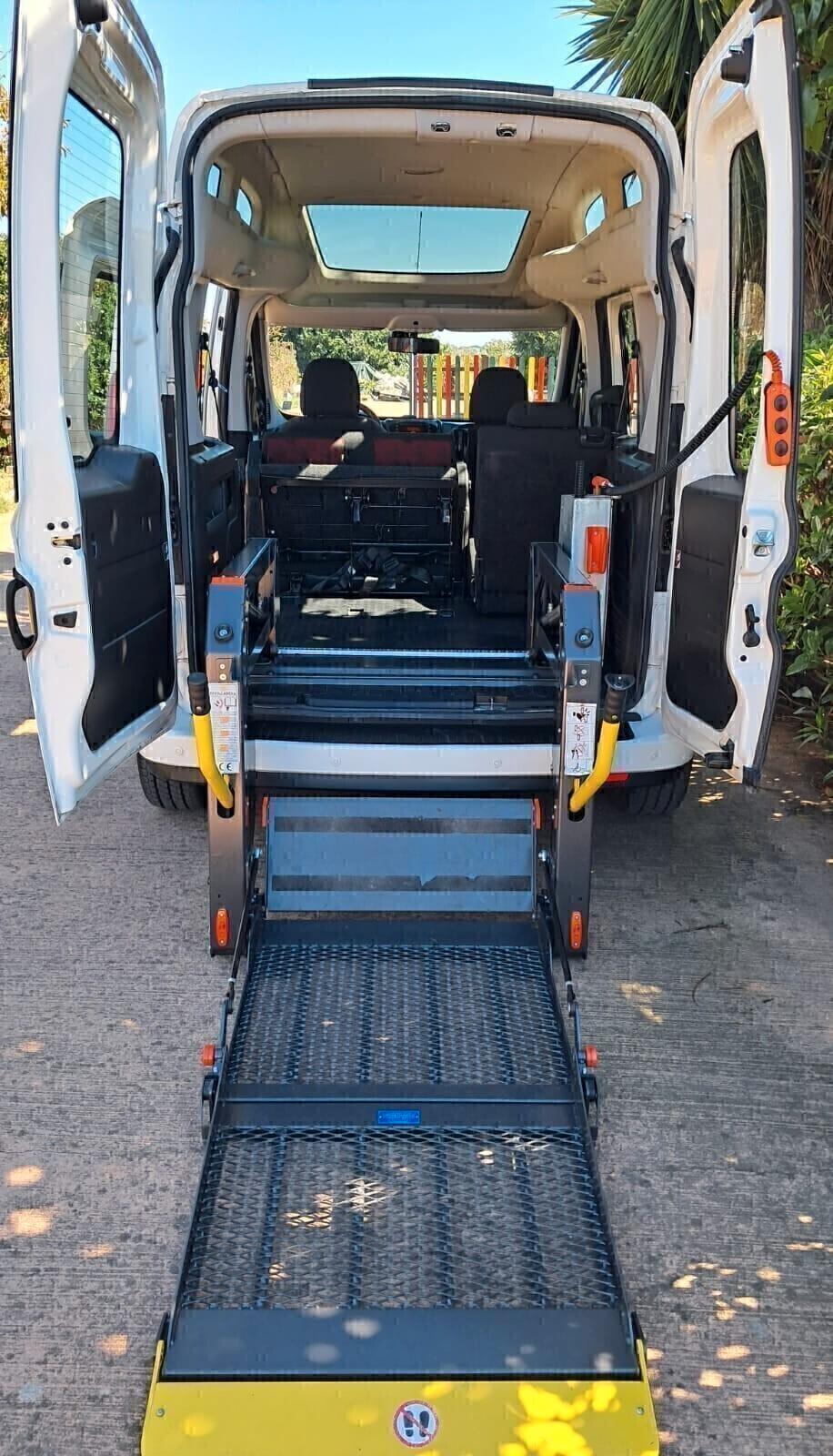 Opel Combo EURO 6 TETTO ALTO TRASPORTO DISABILI