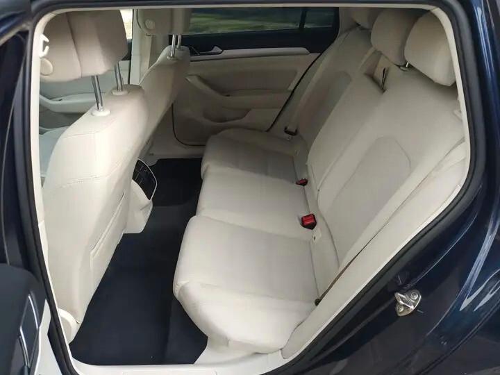 Volkswagen Passat Variant 1.6 TDI SCR DSG Business BMT