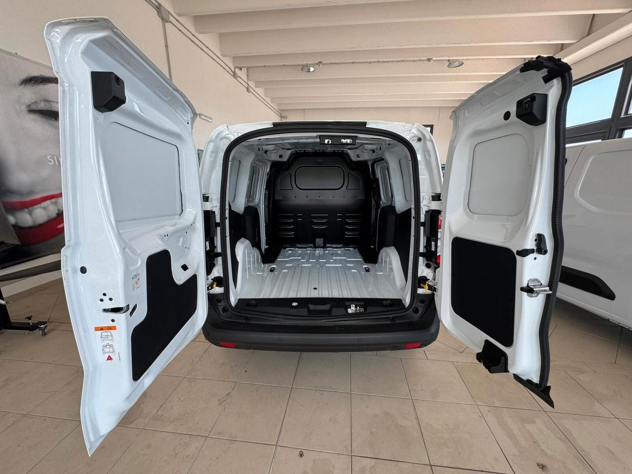 Ford Transit Courier - NUOVO