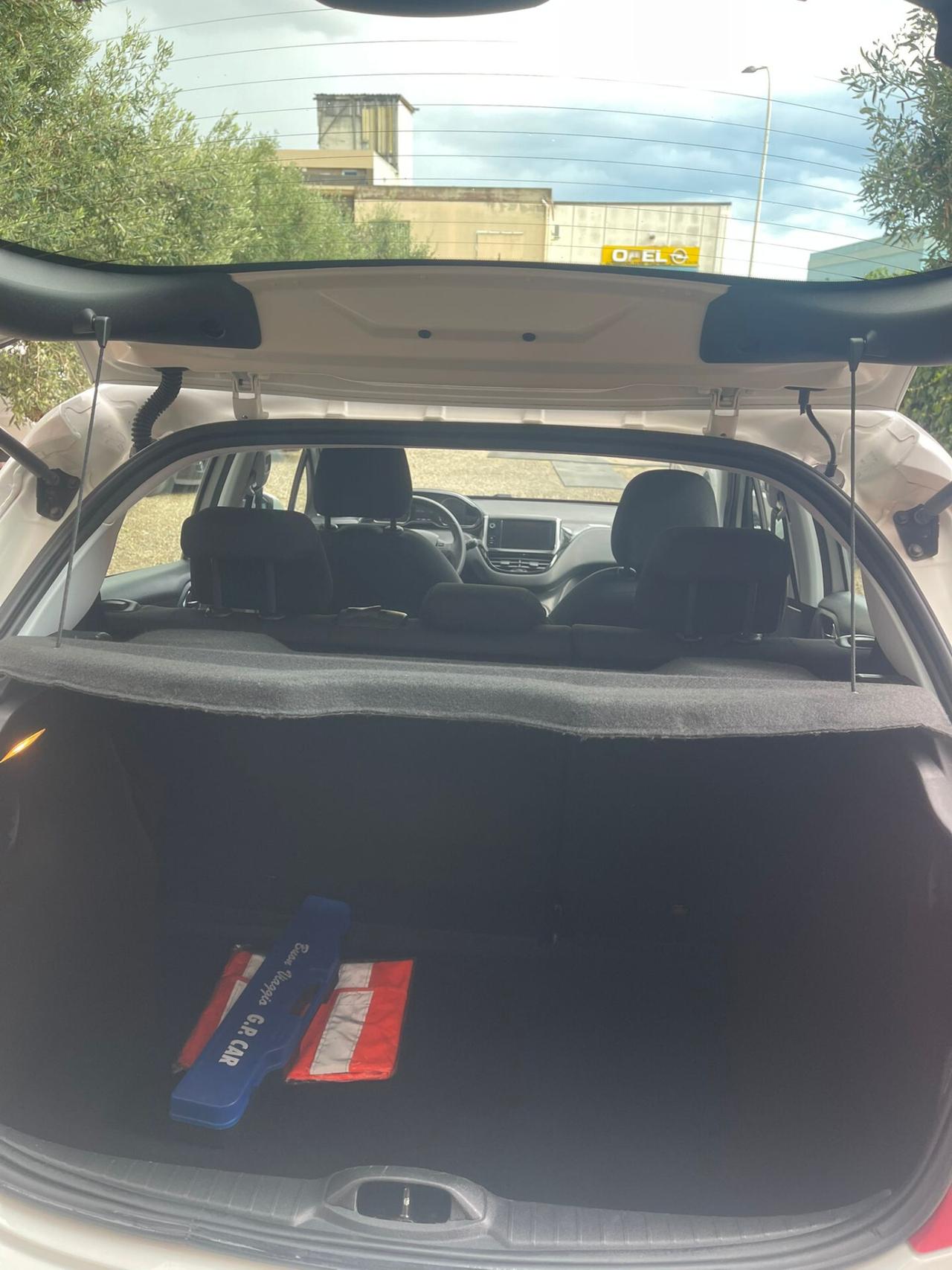 Peugeot 208 1.4 HDi 68 CV 5 porte Allure