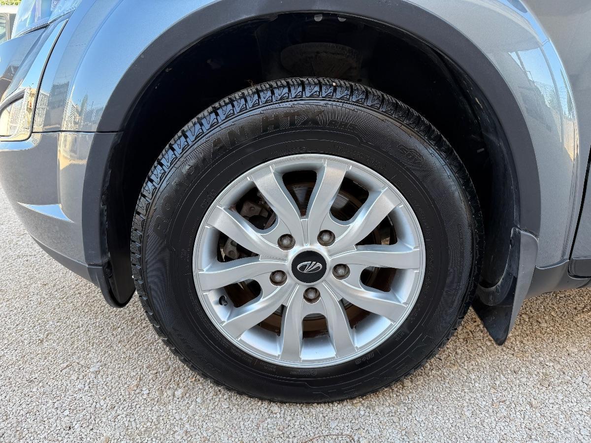 MAHINDRA - XUV500 - 2.2 16V FWD W8
