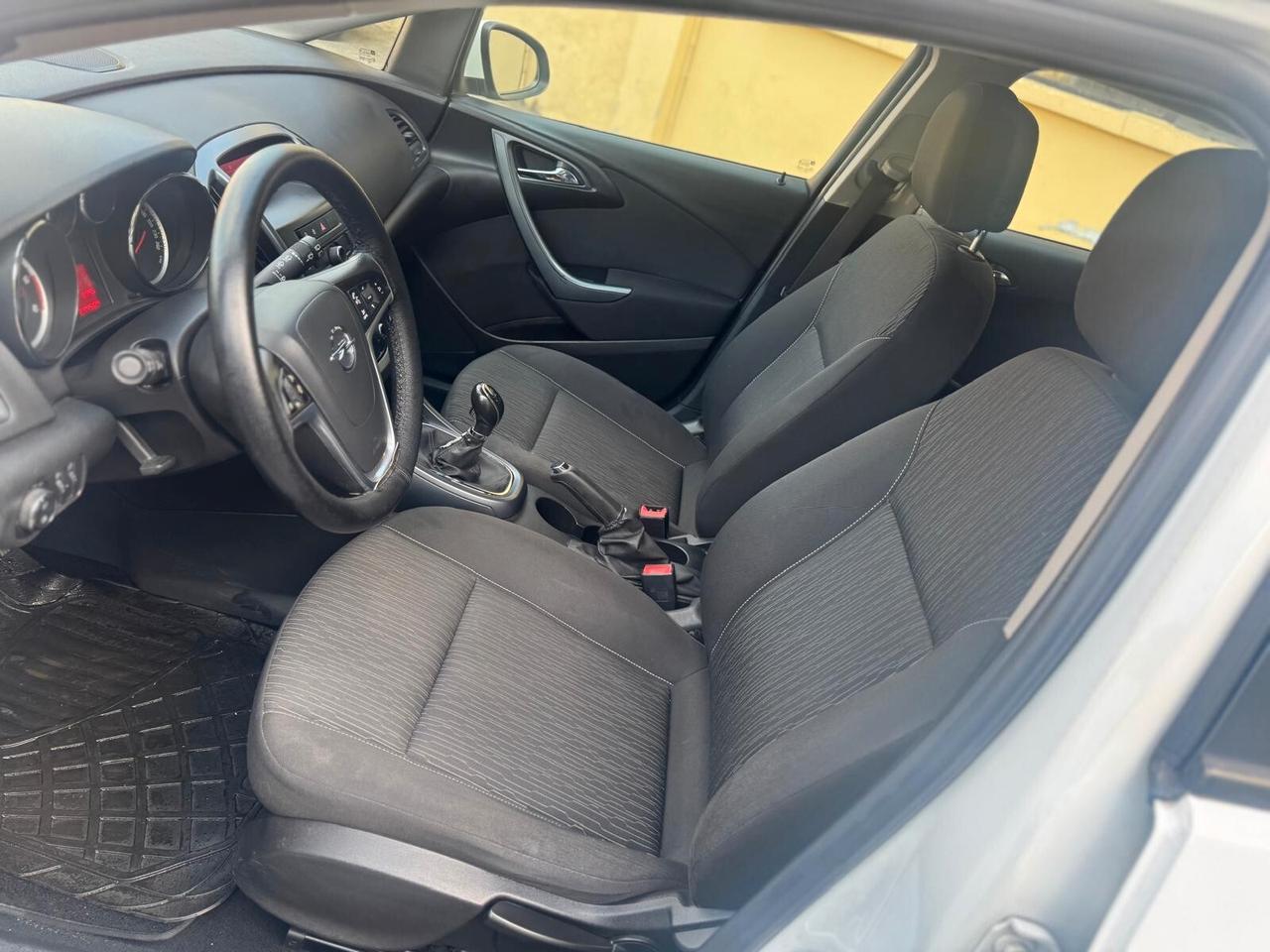 Opel Astra 2013 1.7 Diesel 110CV Sports Tourer Cosmo