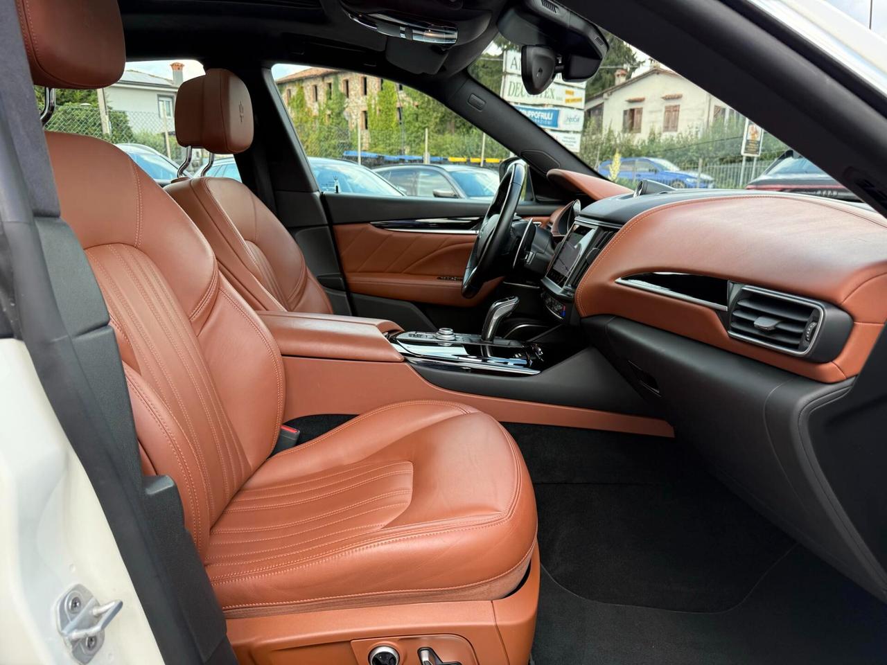 Maserati Levante V6 AWD Granlusso 350CV