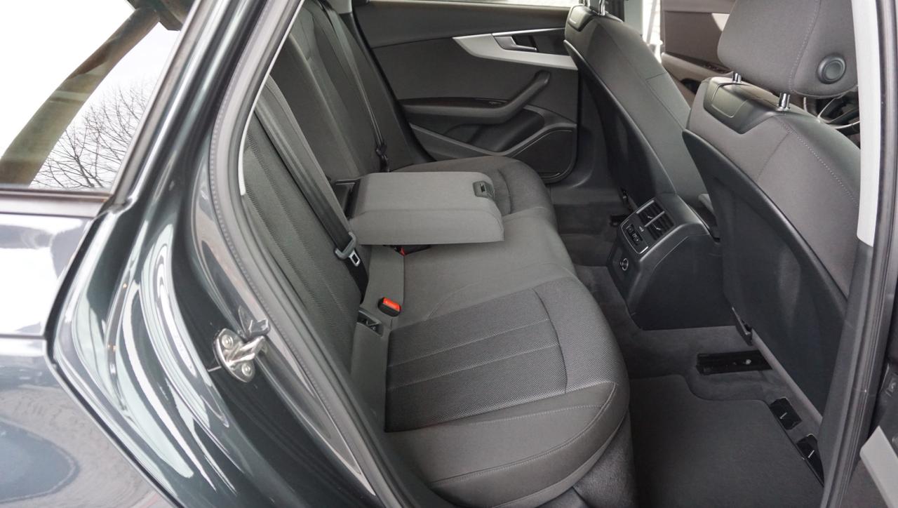 Audi A4 Avant 30 2.0 tdi Business 122cv s-tronic my16