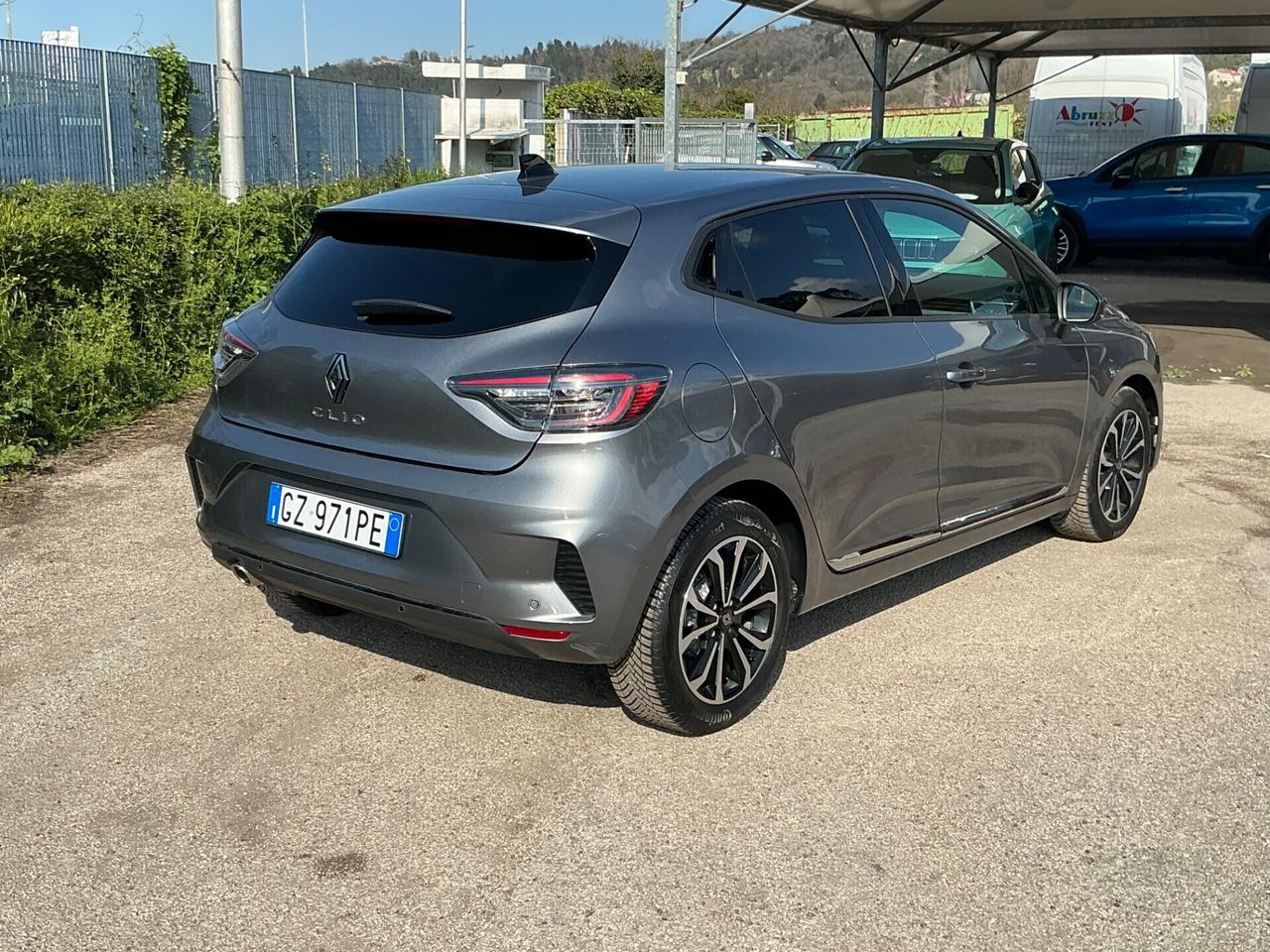 Renault Clio TCe 90 CV Techno 5p