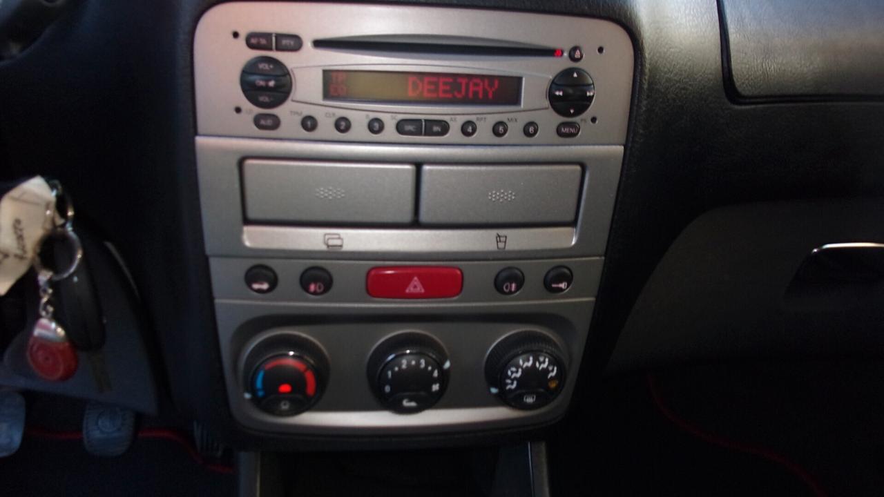Alfa Romeo 147 1.6 16V TS (105) 5 porte Distinctive