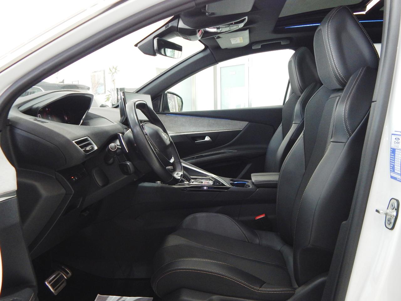 Peugeot 3008 1.5 bluehdi GT Pack EAT8 TETTO-NAVI-PELLE-PARK-LED
