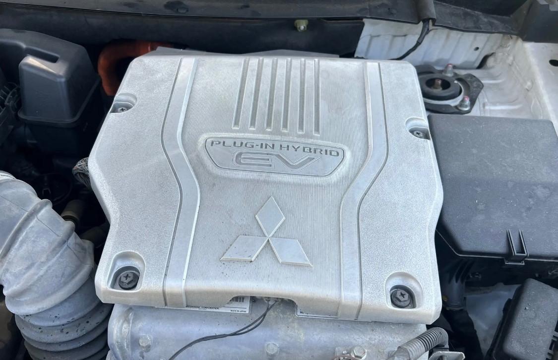 Mitsubishi Outlander 2.0 MIVEC 4WD CVT Intense