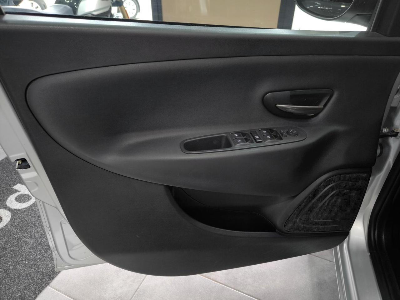 Lancia Ypsilon 1.2 69 CV 5 porte S&S Gold