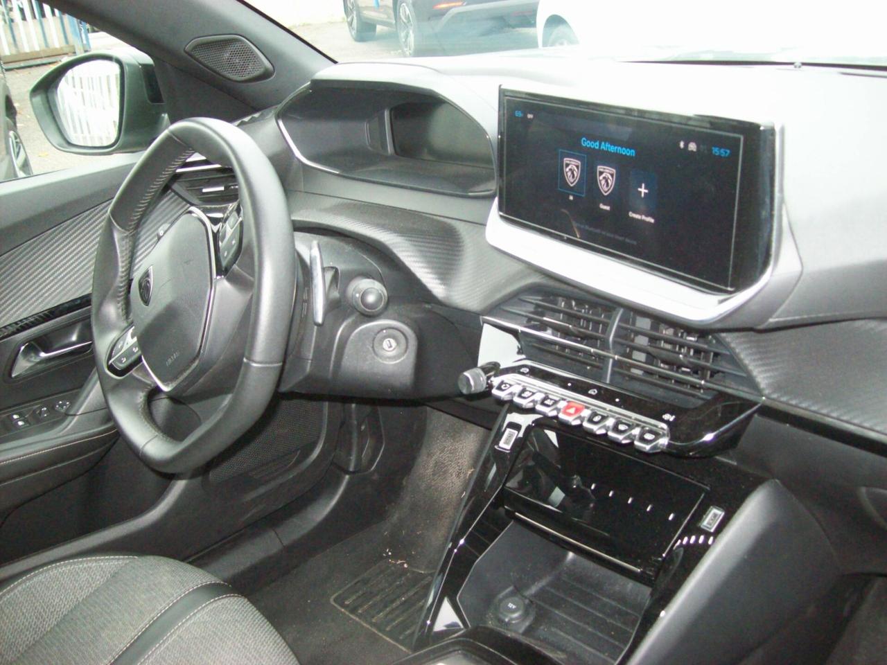 Peugeot 2008 PureTech 130 S&S EAT8 Allure