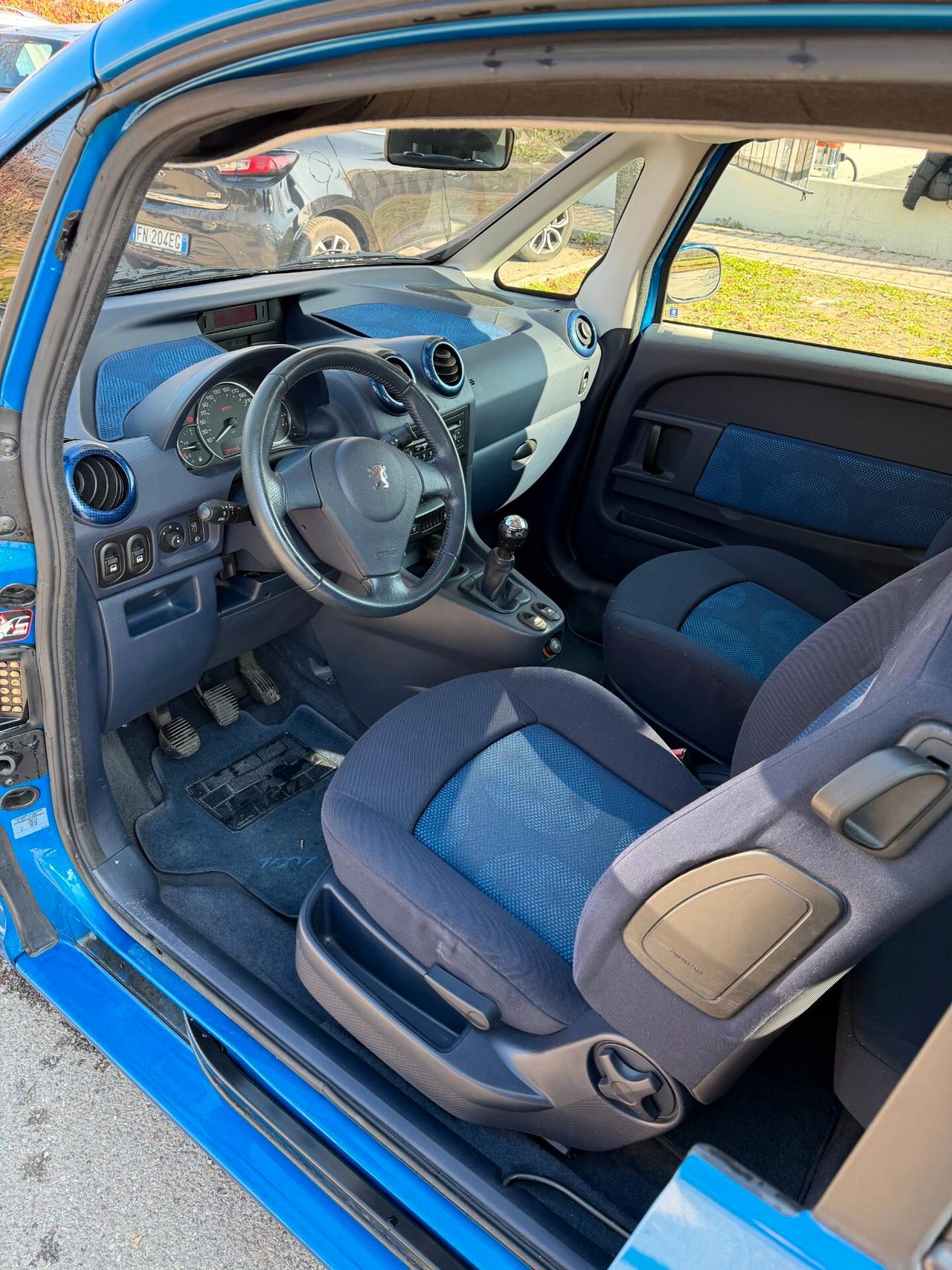 Peugeot 1007 1.4 Happy